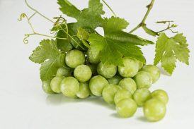 que vitaminas y minerales tienen las uvas