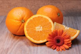 que vitaminas y minerales tiene la naranja
