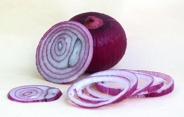 diferencia nutricional entre cebolla blanca y morada
