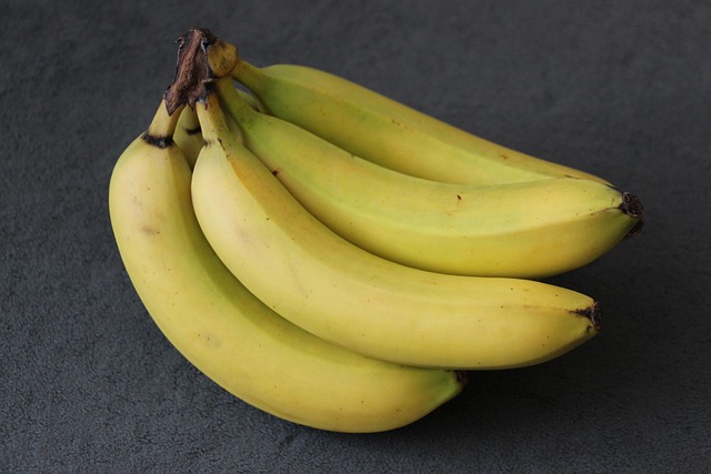 tabla nutricional del plátano banana por 100 g vitaminas y minerales