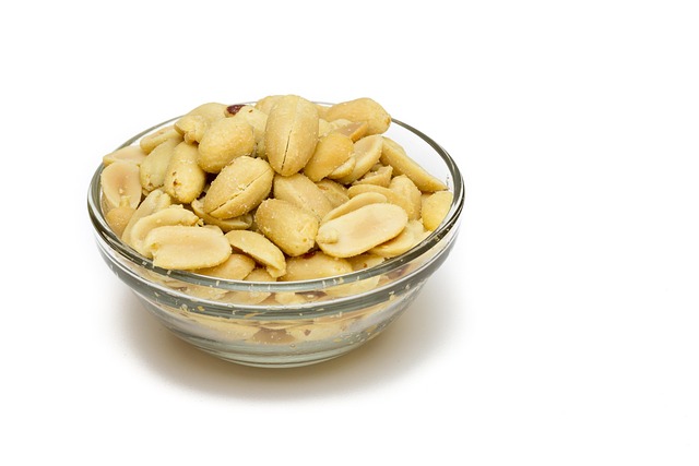 cacahuete legumbre o fruto seco rica en proteinas