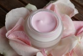 Qué es y cómo es una crema oil free