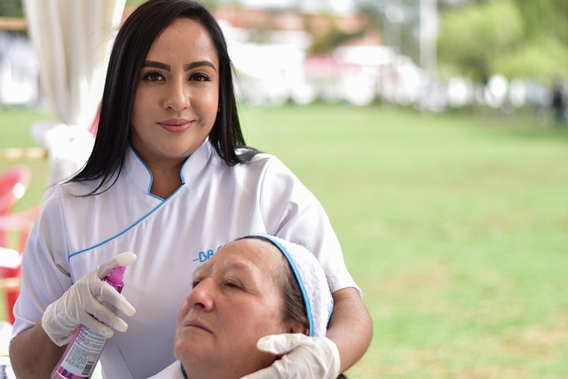 aceite de raíz de bardana usado en cosmética facial