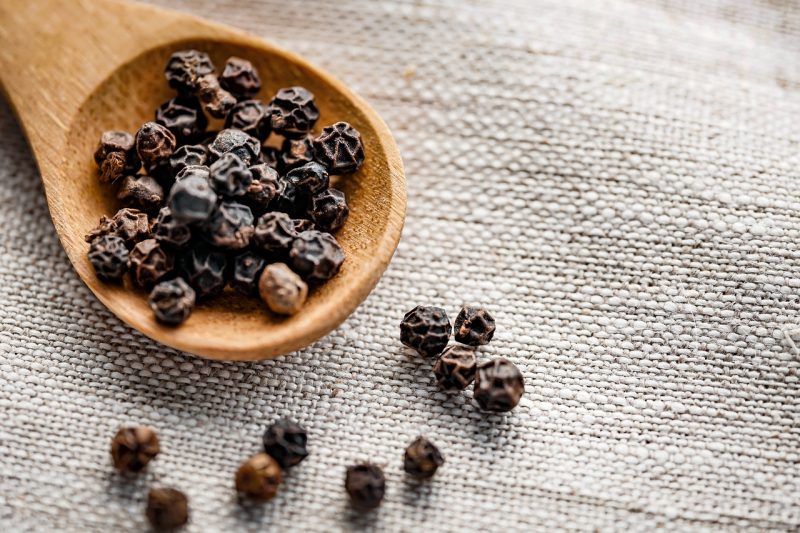 Pimienta negra propiedades, beneficios y usos